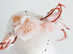 Anstecker mit Schleier YOUNG ROSE – Bild 13