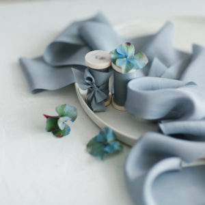 Seidenband DUSTY BLUE Habutai BOUQUET Collection – Bild 4