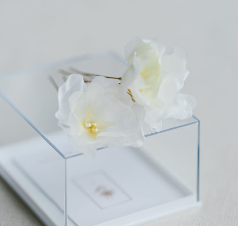 Haarnadel mit Seidenblume Jasmin Brautaccessoires