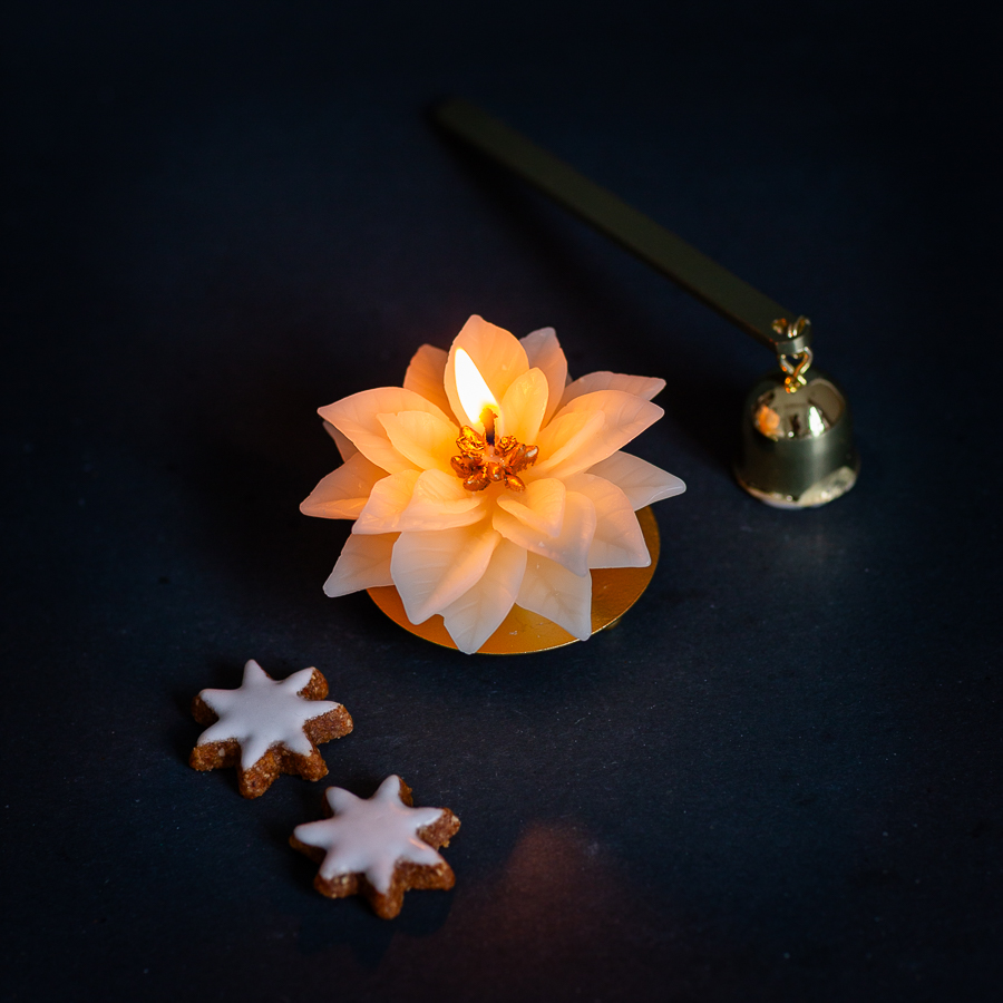 Kerze Puantessia weiß